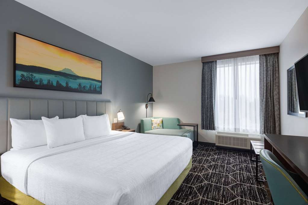 La Quinta Inn & Suites by Wyndham Centralia - photo 31
