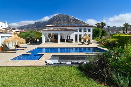 Casa de la Luz by Aguilarent — 4-Star Luxury Hotel in Javea, Spain
