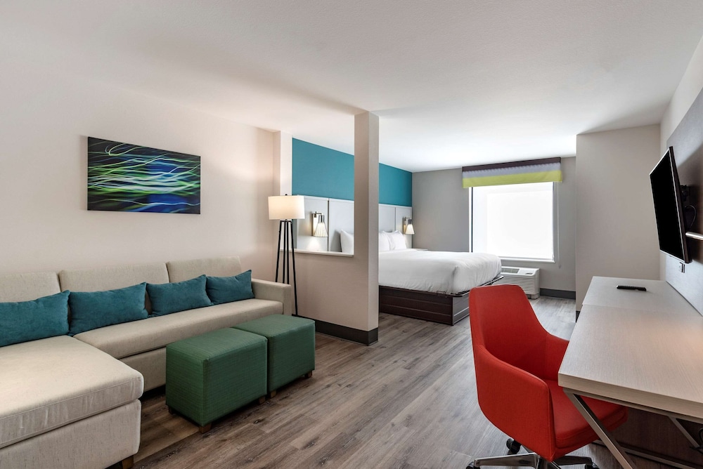 Comfort Suites Colorado Springs East Medical Center Area - photo 26