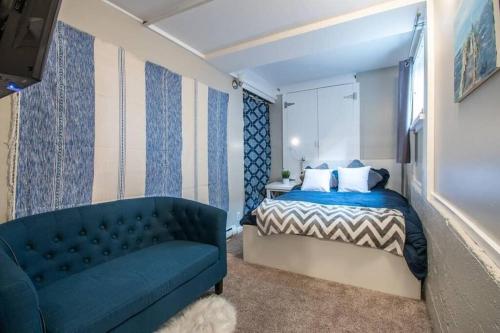 Central 2 bedroom unit with 3 beds and 3 large TVs — 4-Star Luxury Hotel in Seattle, United States
