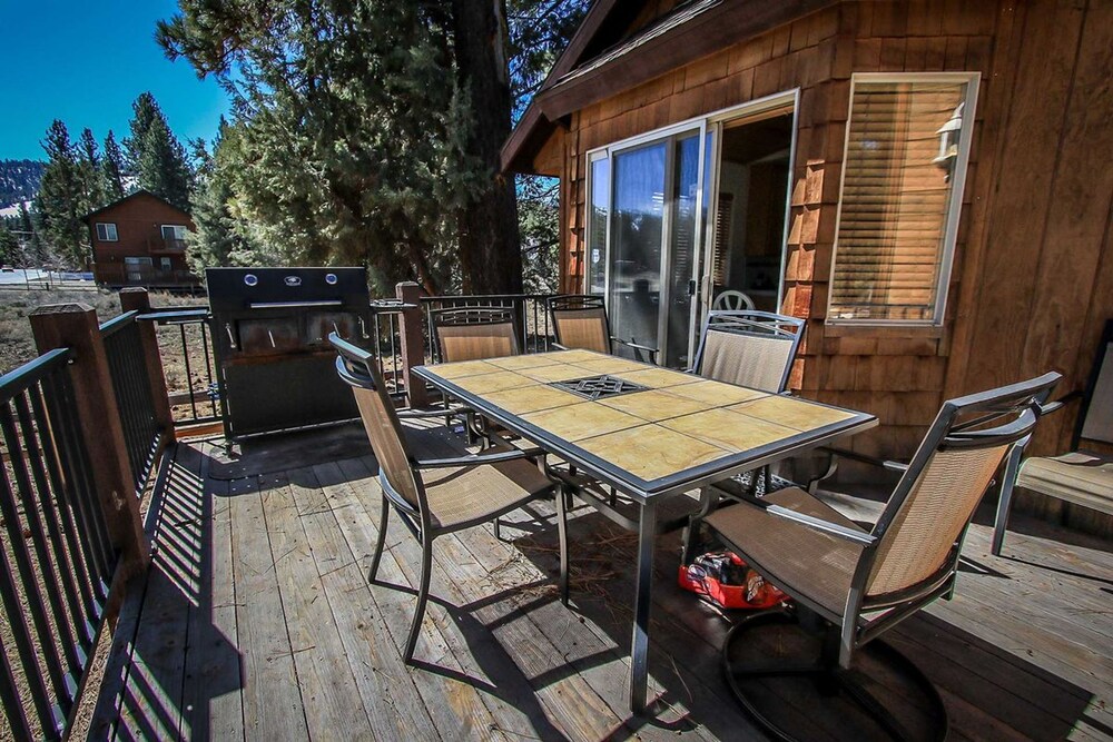 Can’t Bear TO Leave #1156 in Big Bear Lake, United States