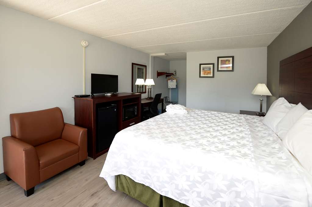 Americas Best Value Inn at Central Valley Woodbury - photo 21