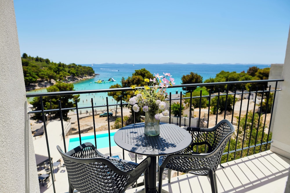 Colentum Resort Murter — hotel in Murter
