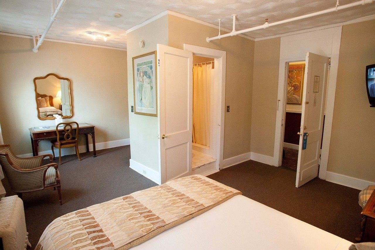 The Highland Inn - photo 2