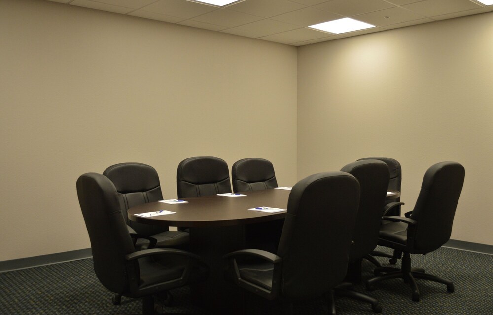 Holiday Inn Express & Suites Tulsa NE Claremore by IHG - photo 23