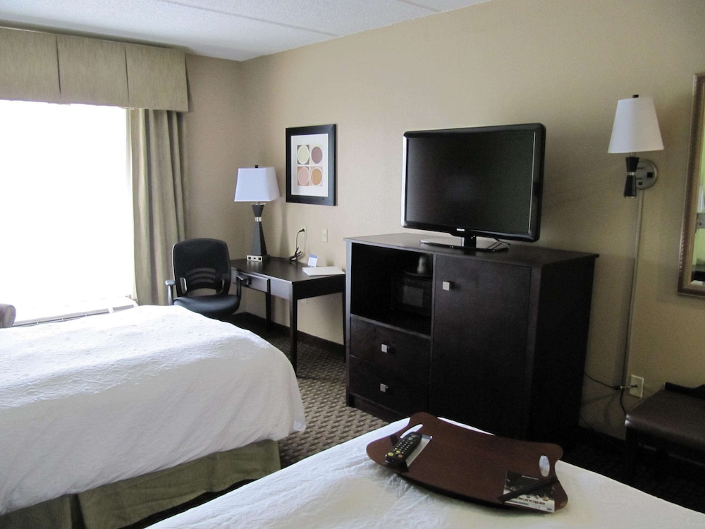 Hampton Inn Lindale Tyler - photo 15