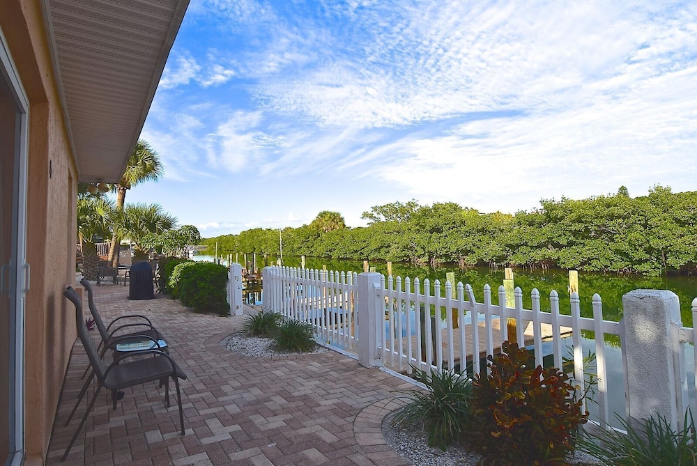 A Beach Retreat - photo 131