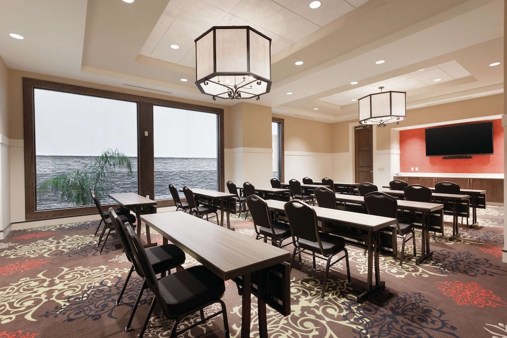 Hilton Garden Inn Rochester Downtown NY - photo 61