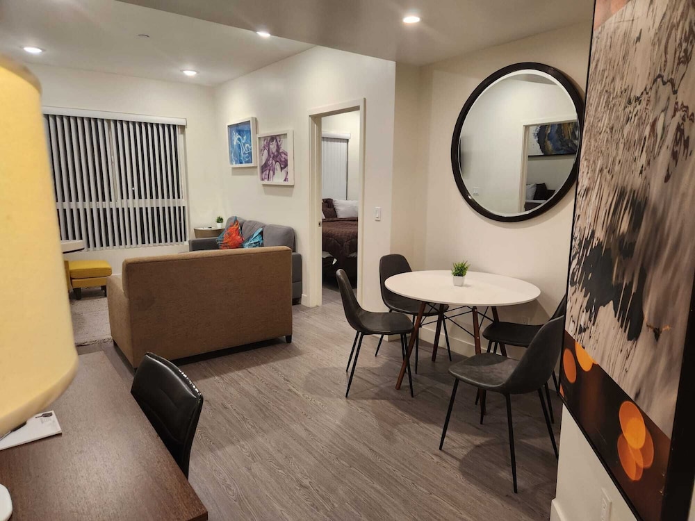 Urban Chic Apart Hotels in Central LA - photo 21