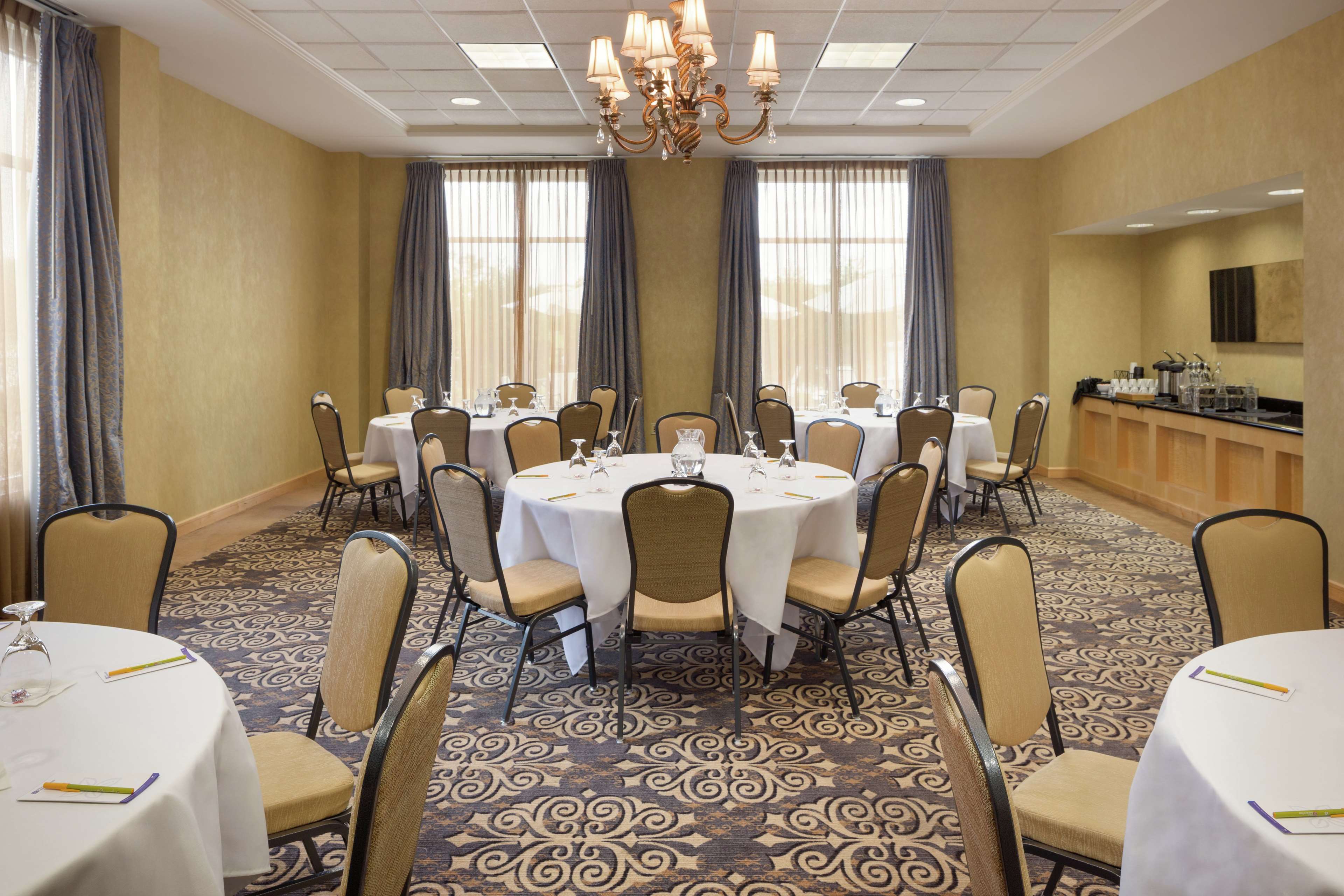 Hilton Garden Inn Toledo Perrysburg - photo 11