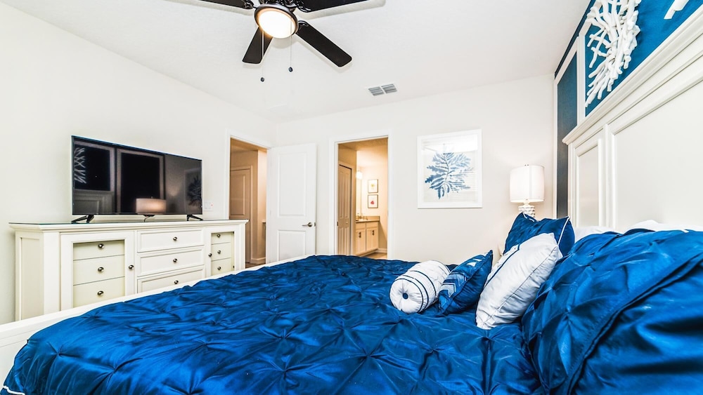Stunning 8BR Theater Pool w Greenview - photo 25