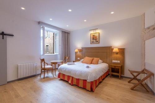 Les Joyaux Tournusiens in Tournus, France