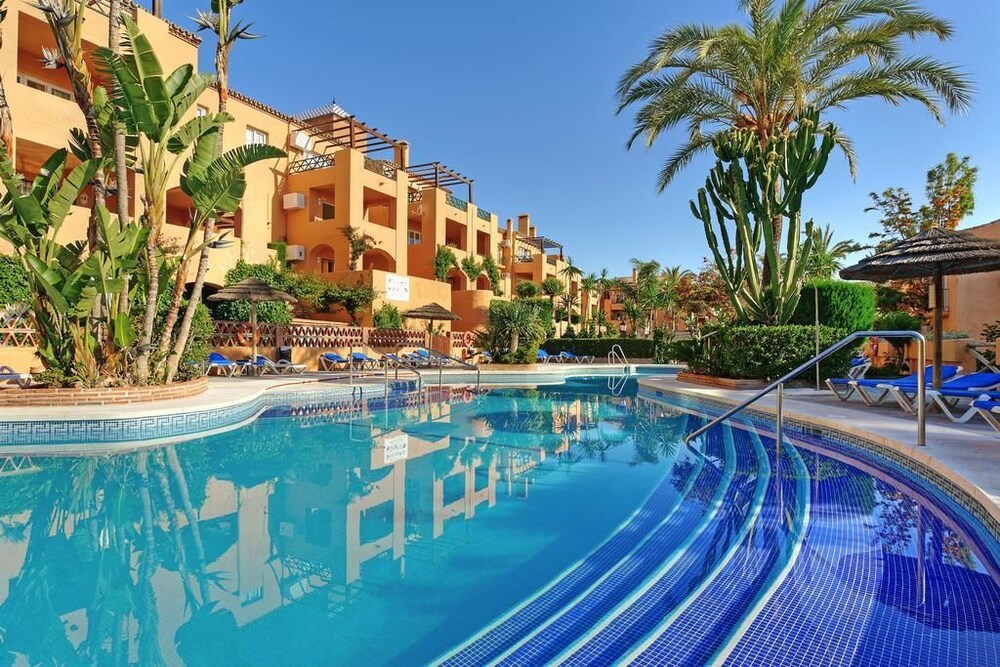Oasis de Riviera Apartment — 4-Star Luxury Hotel in Mijas, Spain