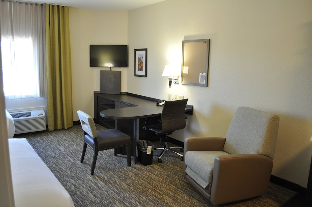 Candlewood Suites Bay City by IHG - photo 9