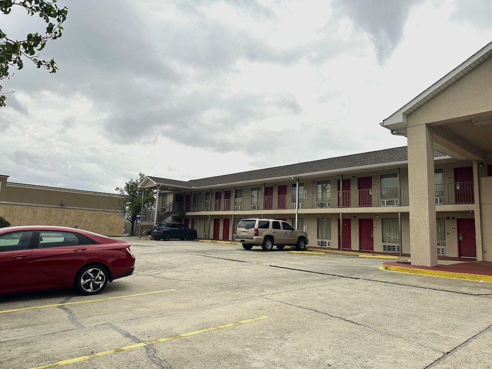 Oyo Hotel East Macon I 75 - photo 43