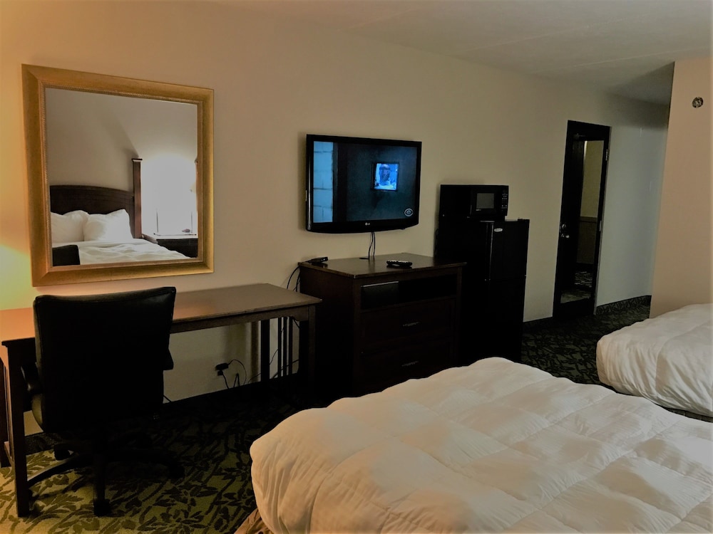 Travelodge by Wyndham Houghton Lake - photo 3