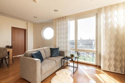AirHome The Admiral House