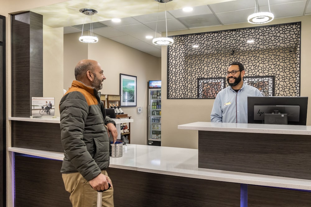 Candlewood Suites Portland Airport an IHG Hotel - photo 2