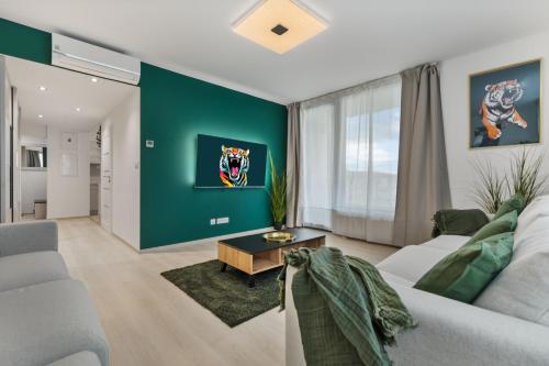 Lam City Jungle Sky View 21 Floor Free Parking — 4-Star Luxury Hotel in Bratislava, Slovakia