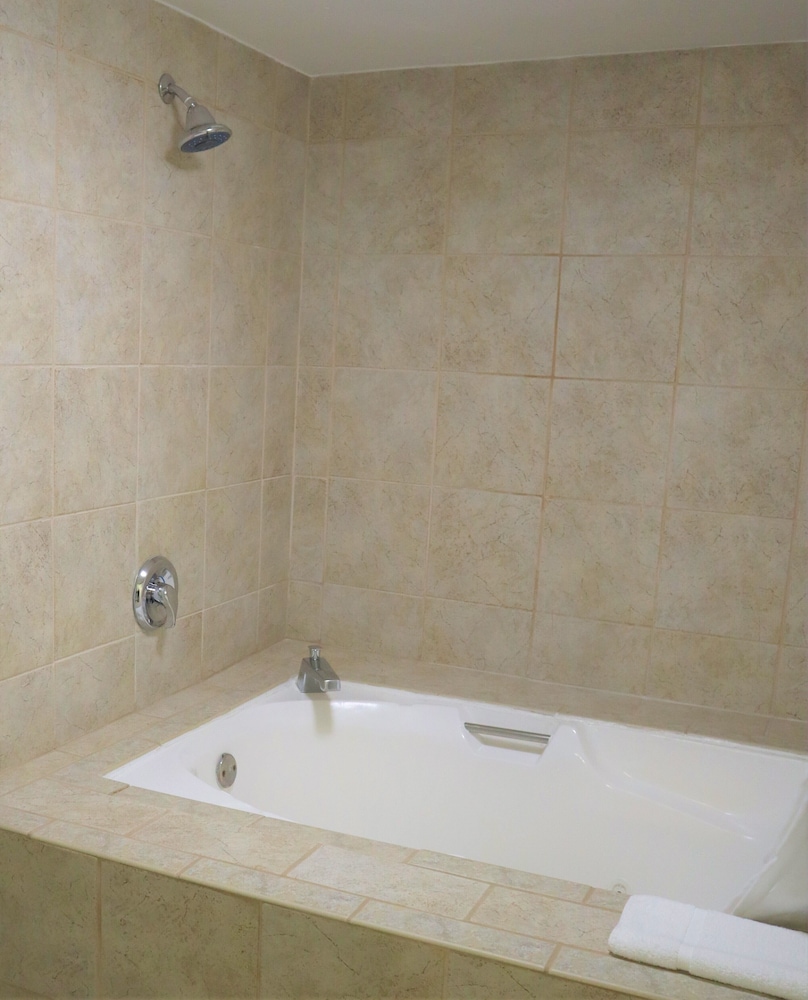 Baymont by Wyndham Norcross Atlanta - photo 13