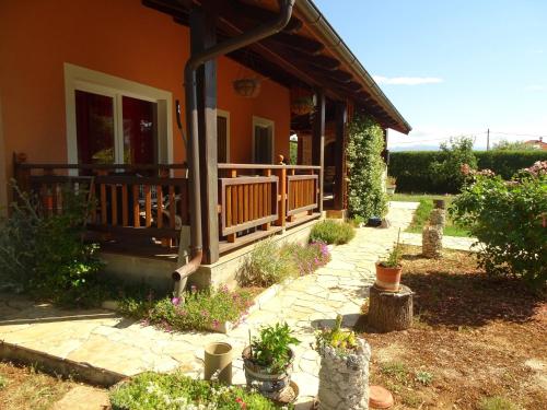 House Toni for 8 persons — 4-Star Luxury Hotel in Policnik, Croatia