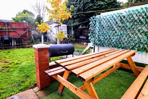 The Chinatown House BBQ Free Parking Garden Bar Kitchen Dryer City Center — 4-Star Luxury Hotel in Birmingham, United Kingdom