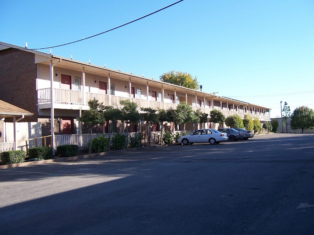 Oakhill Inn Tahlequah - photo 17