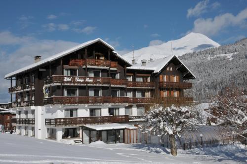 Hôtel Champs Fleuris Morzine — 4-Star Luxury Hotel in Morzine, France