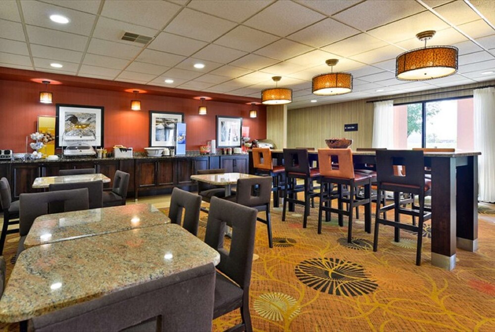 Hampton Inn Sturgis Lagrange Area - photo 7