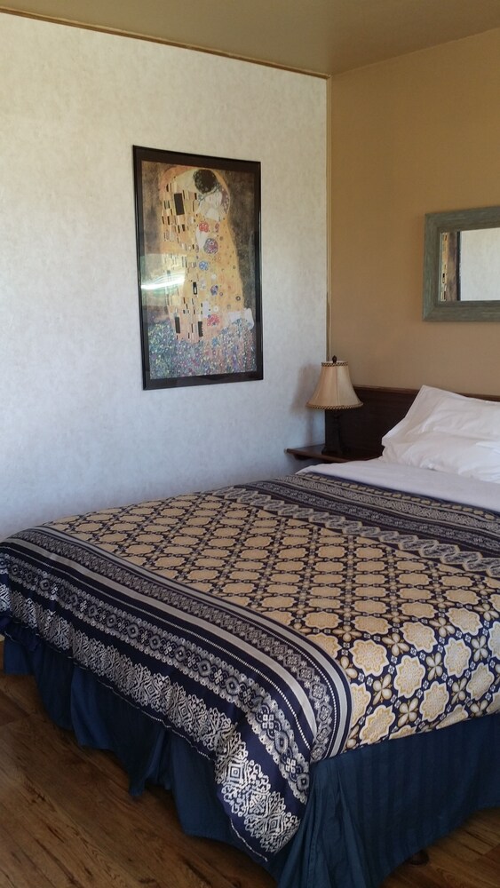 Century II Motel — Fort Macleod — photo 3