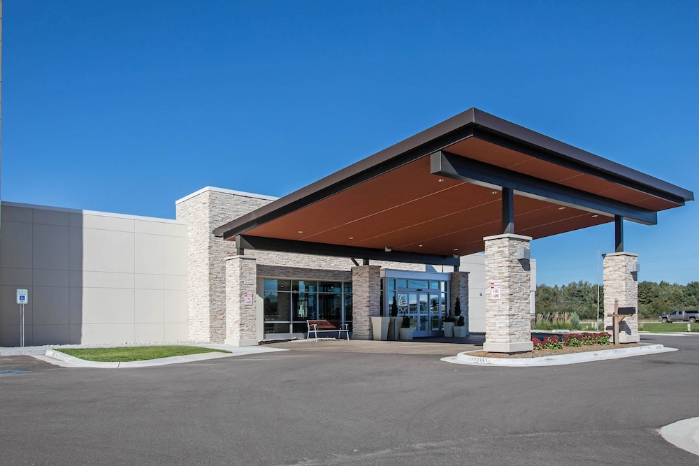 Holiday Inn Express & Suites Ludington by IHG - photo 25