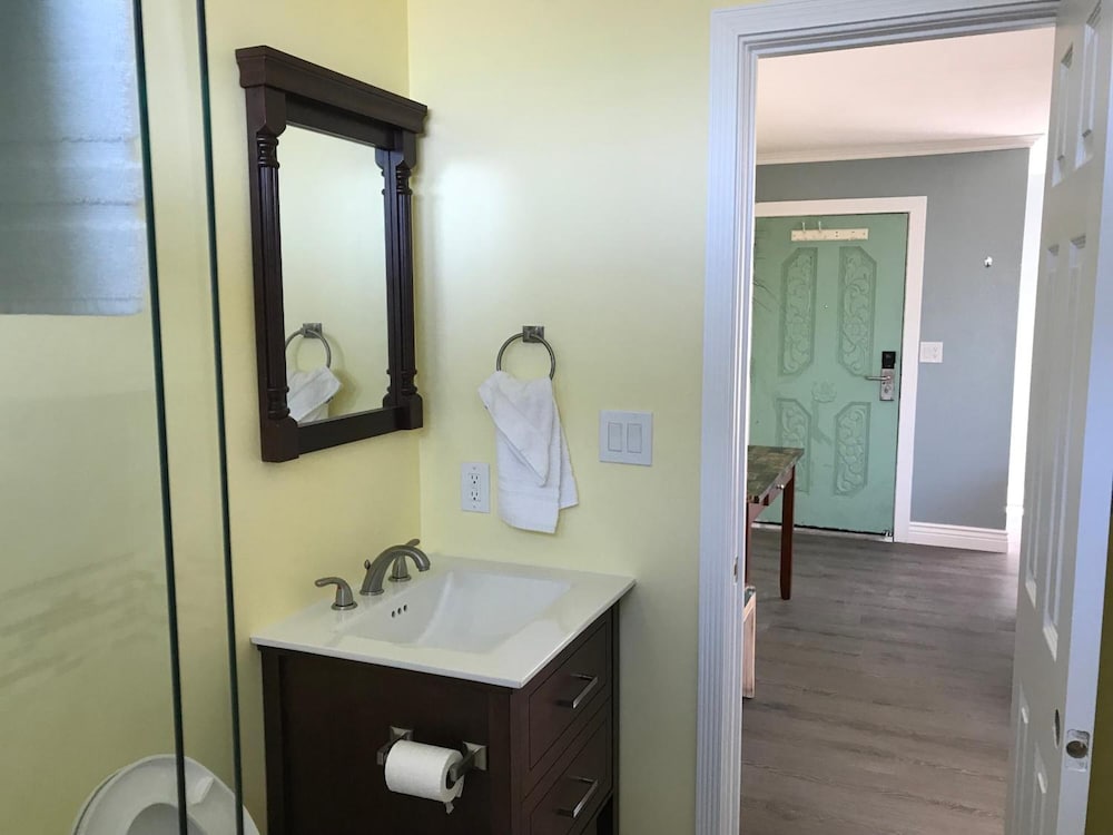 777 Motor Inn - photo 23