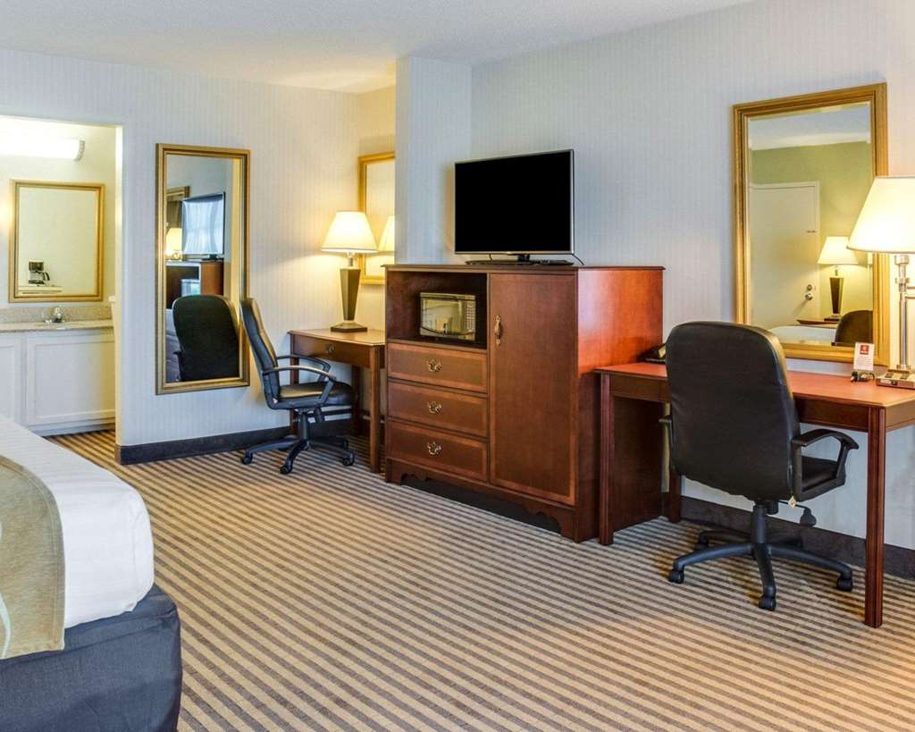 Clarion Inn Fredericksburg North - photo 15