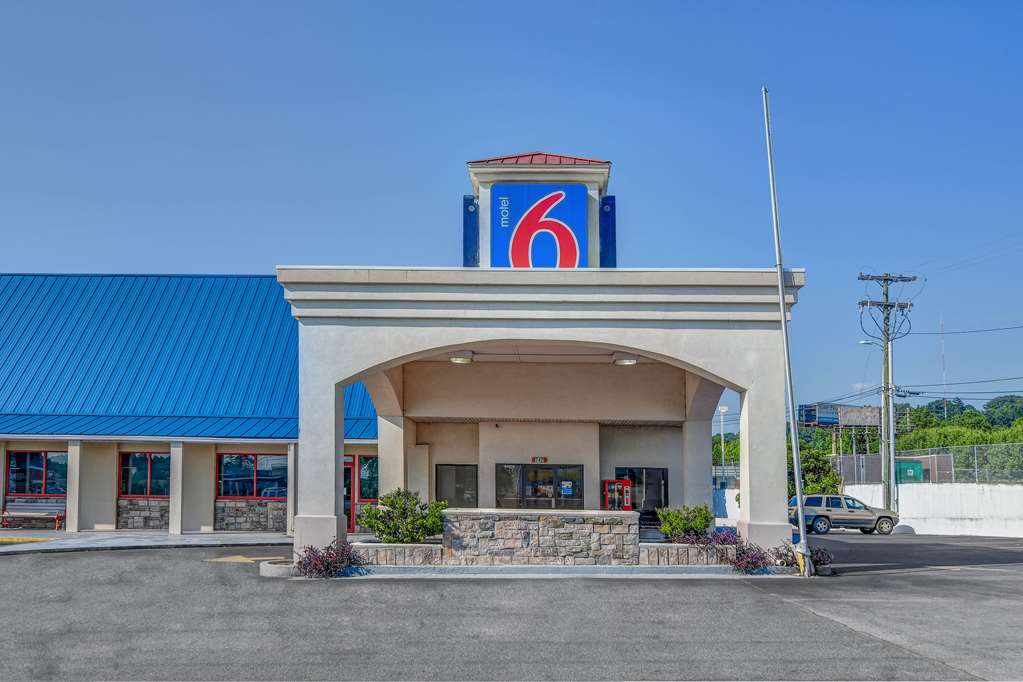 Motel 6 Calhoun GA - featured photo