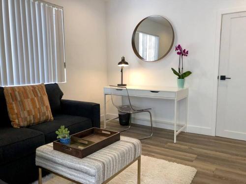 Silverlake and Echo Park 6min to Downtown and Hollywood — 4-Star Luxury Hotel in Los Angeles, United States