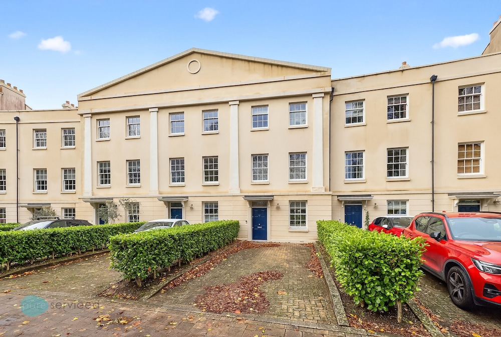 3 Bed The Boundary by Smart Welcomes in Plymouth, United Kingdom