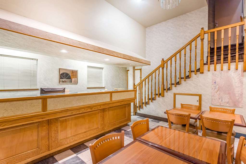 Days Inn by Wyndham Bishop - photo 3