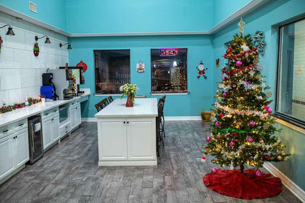 Hotel Bliss Kemah - photo 5