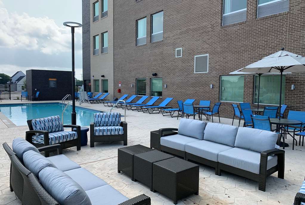 La Quinta Inn & Suites by Wyndham Round Rock near Kalahari - photo 8