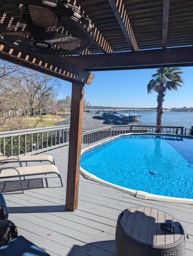 Payne Springs Paradise with Pool and Hot Tub — hotel in Mabank