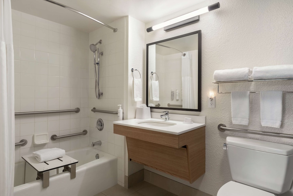 Spark by Hilton Sarasota Siesta Key Gateway - photo 9