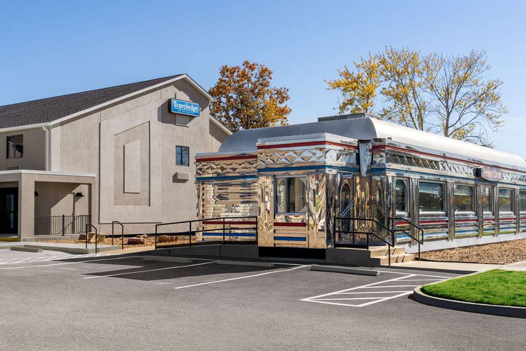 Travelodge by Wyndham Dexter - photo 3