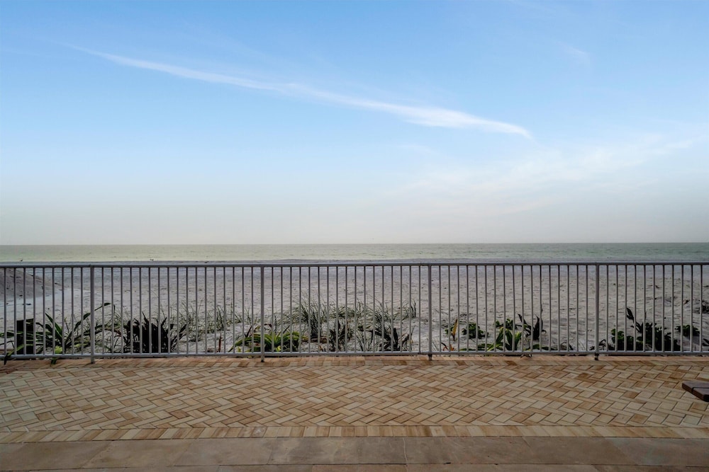 Stones Throw Beachfront Luxury Suites - photo 85