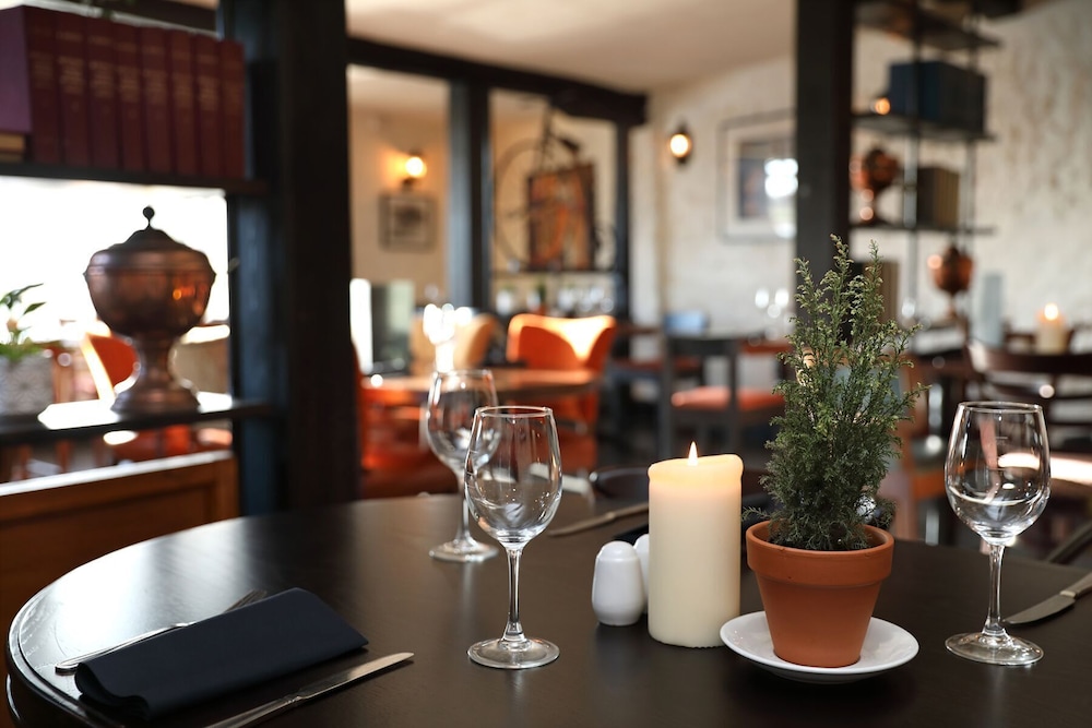 The Rising Sun — hotel in Norwich