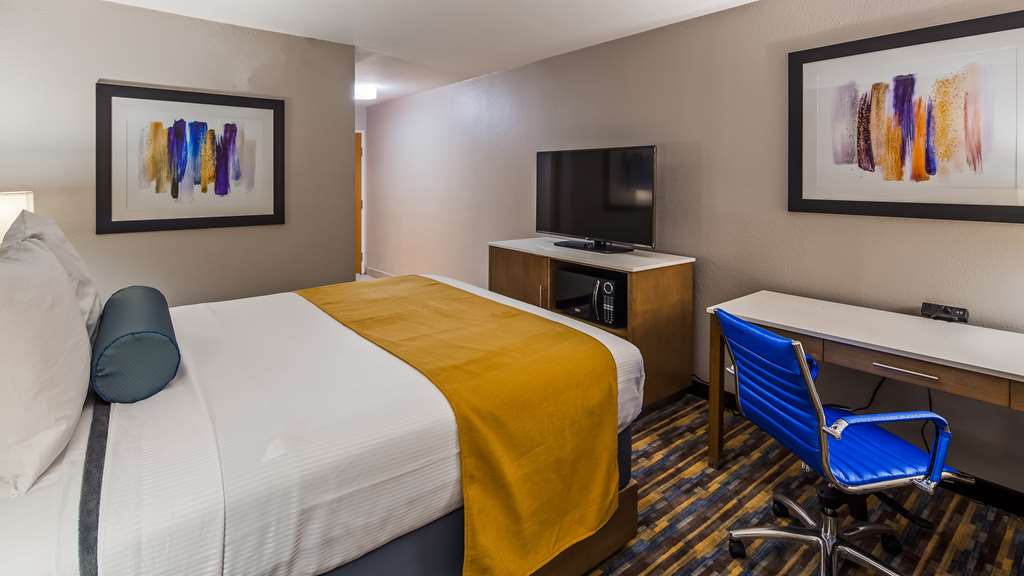 Best Western DeWitt - photo 12
