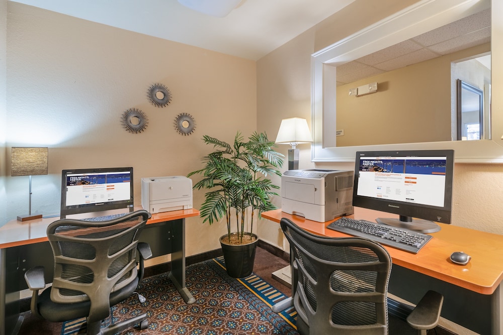 Candlewood Suites Washington Fairfax by IHG - photo 31