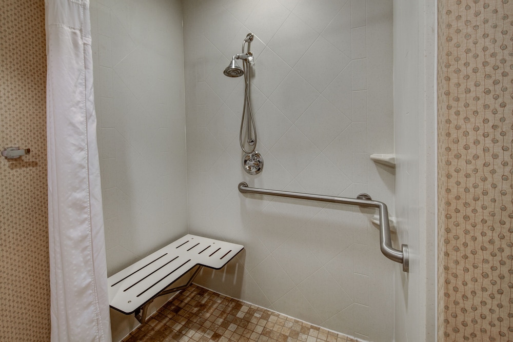 Holiday Inn Express Columbus Dublin by IHG - photo 25