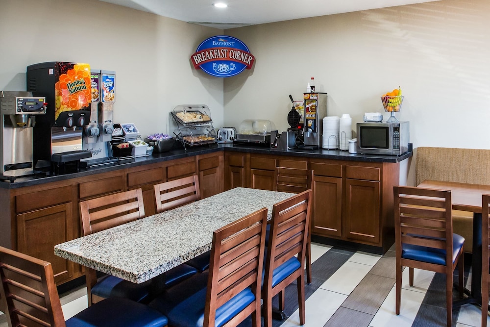 Baymont by Wyndham Cedar Rapids - photo 34