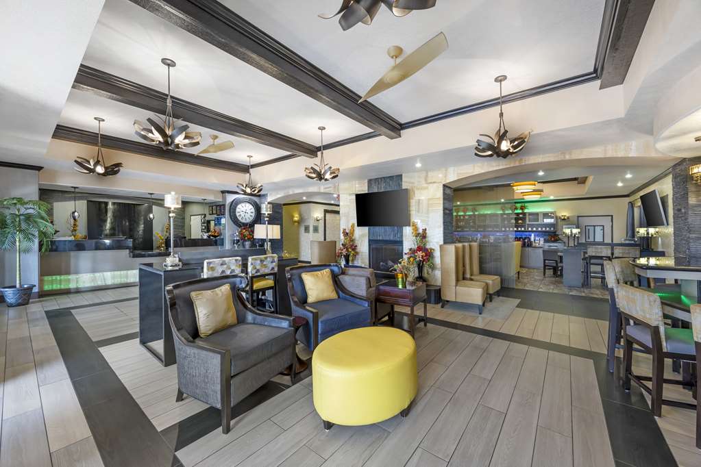 Best Western Plus Emerald Inn & Suites - photo 2