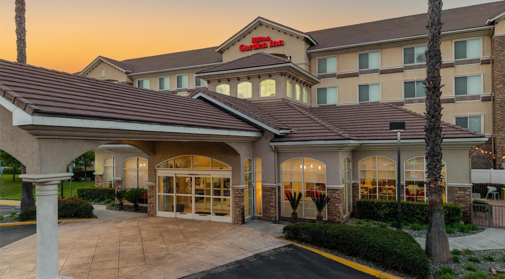 Hilton Garden Inn Ontario Rancho Cucamonga - photo 53